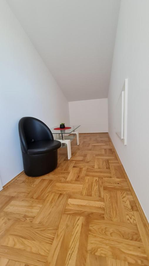 Apartmani Dami Novalja Eksteriør billede